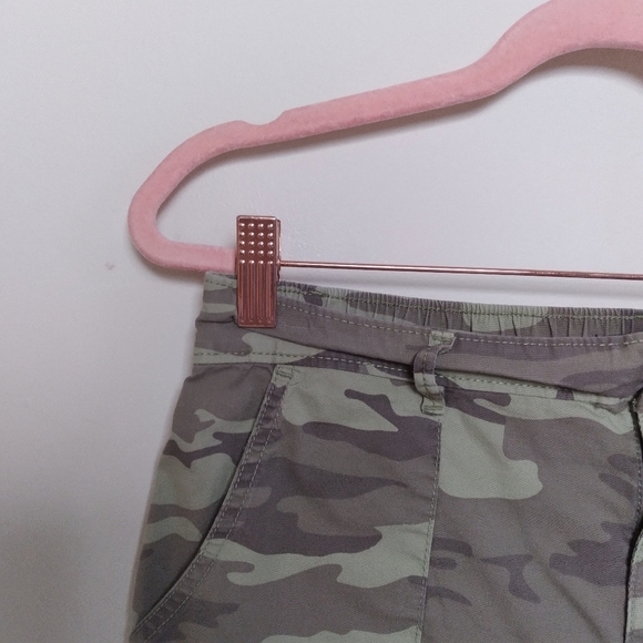 Social Standard by Sanctuary Green Camo Hero Utility Shorts Size Medium - Picture 6 of 15